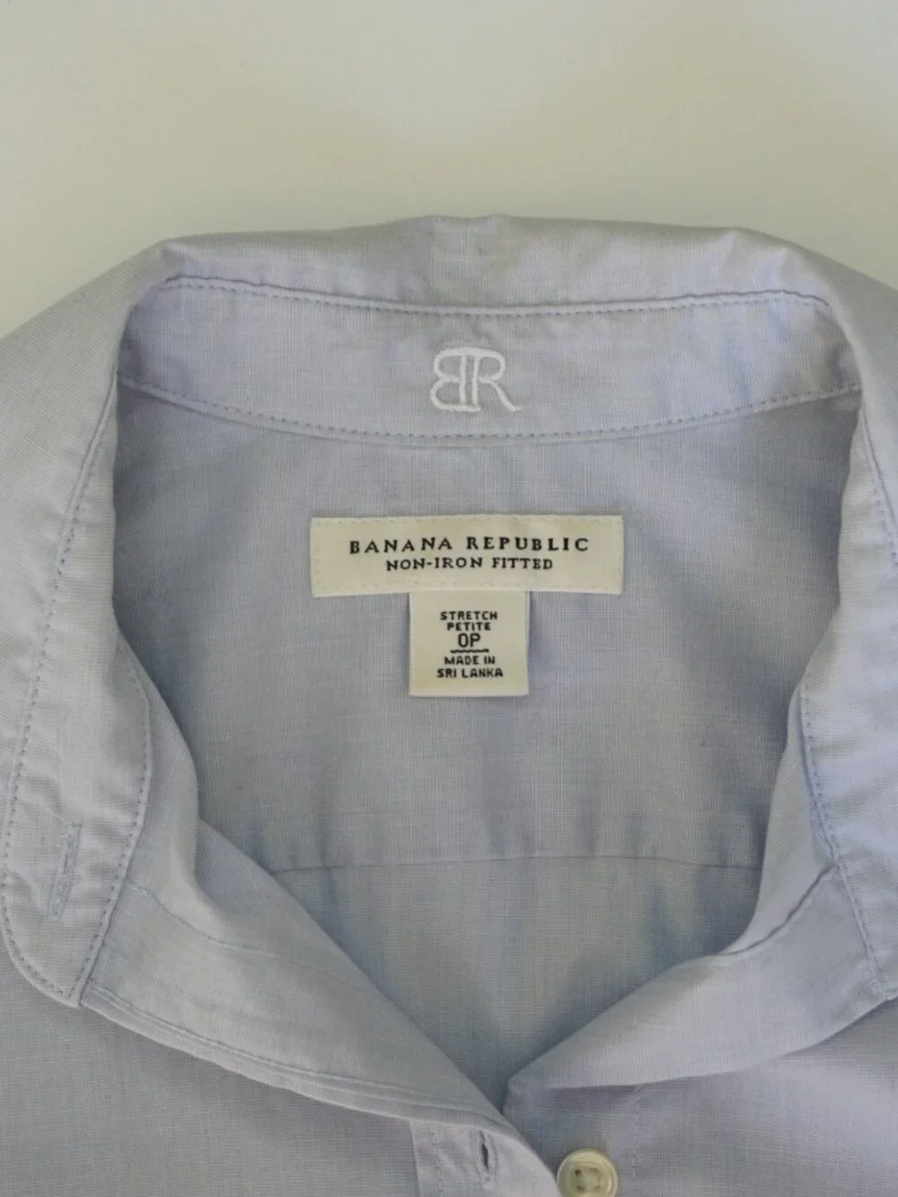 Banana Republic Women's Petite 0P Light Blue Button Up Non-Iron Fitted Shirt
